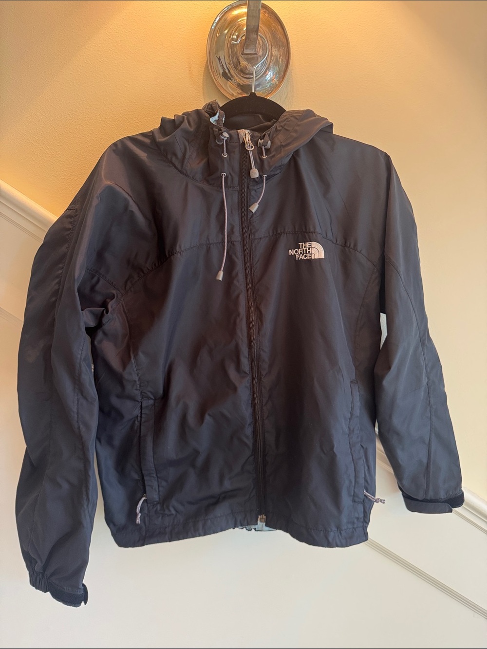 Women’s The North Face Black Hooded Windbreaker Jacket / Shell
